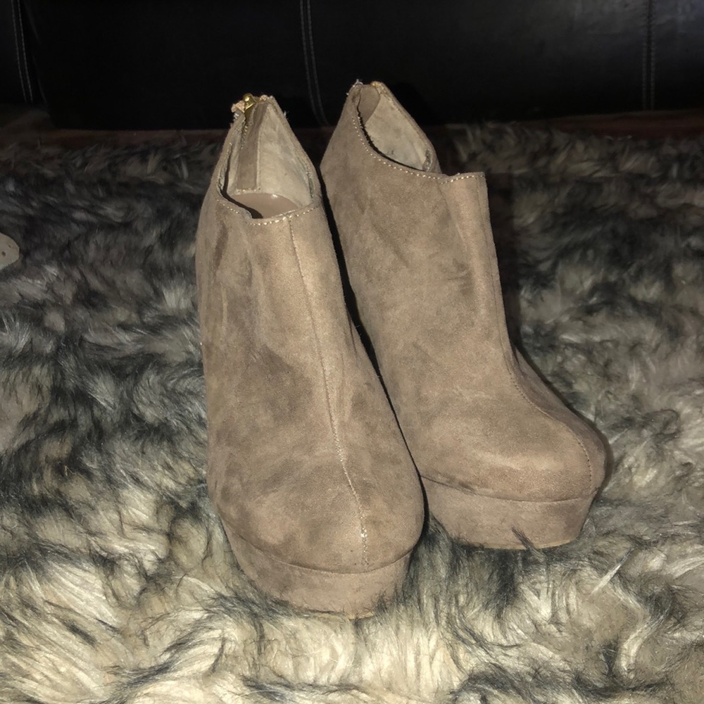 Platform booties - Picture 3 of 4
